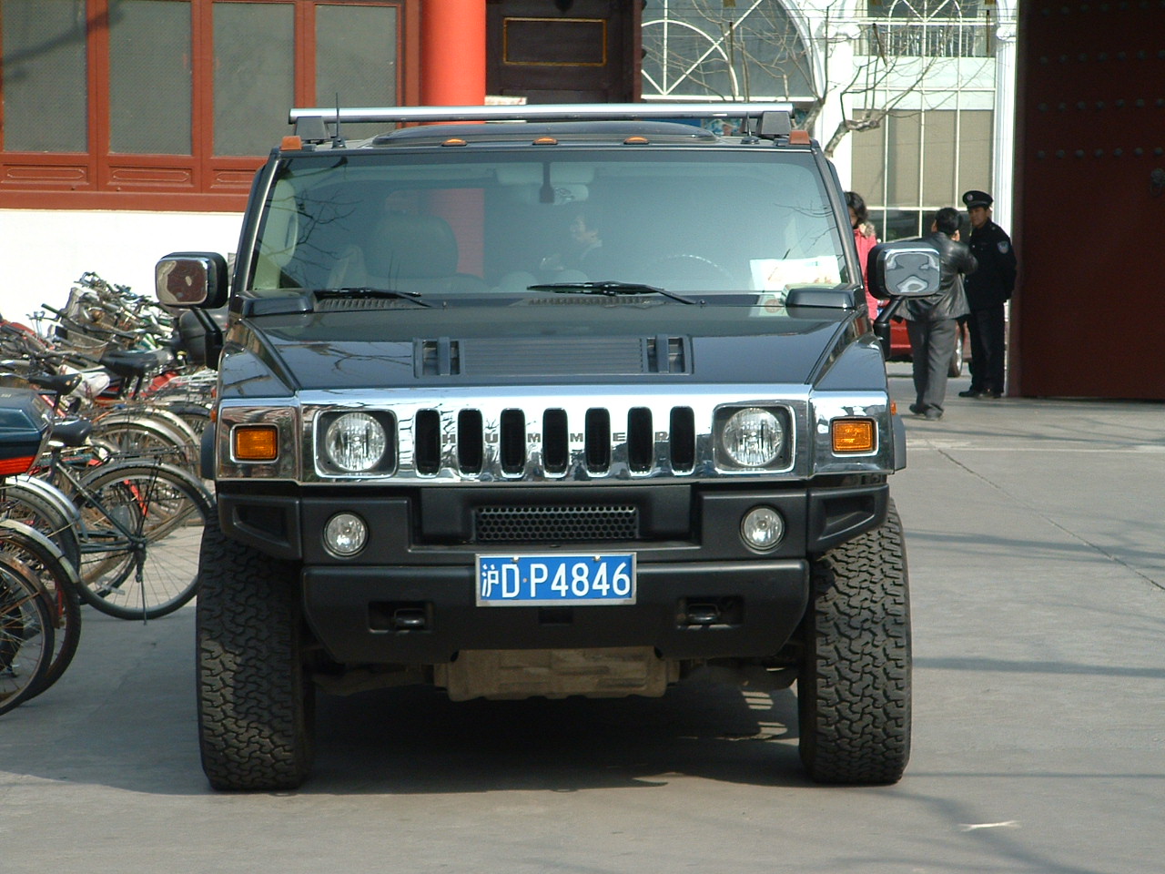 hummer H2-frontface.JPG